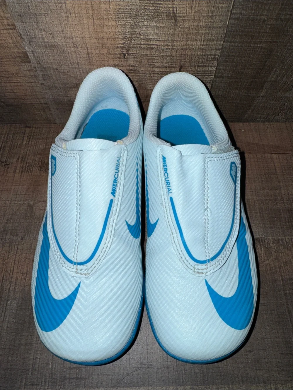 NIKE Kids White and Blue Slip-On Turf Sneakers-size 13